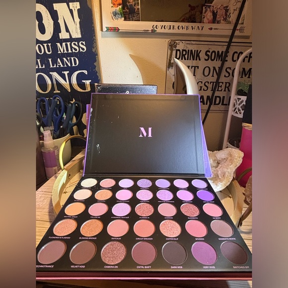 Morphe Other - Morphe Ultra Lavender Eyeshadow Palette